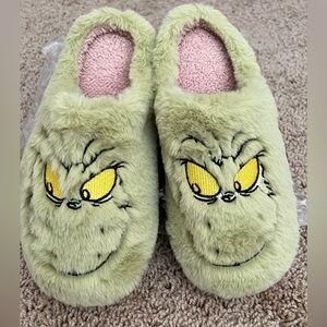 Slippers 💚🎄